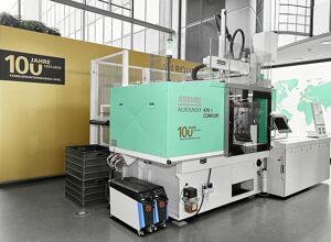 Arburg: Vorteile von Elektrik und Hydraulik kombiniert