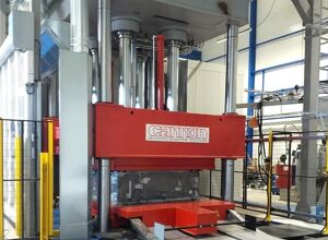 Cannon: Formgepresste PUR-Leichtbauteile für die Serienproduktion