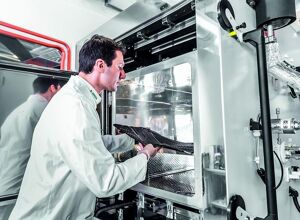 Dekra: Prüfung von Fahrzeuginnenteilen