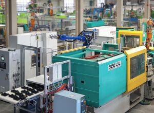 Weiss: 15 Bauteilvarianten in einem Werkzeug