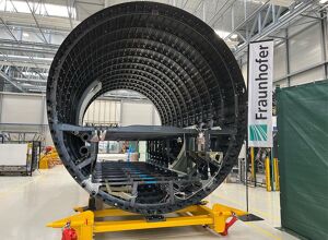 Fraunhofer IFAM: Weltweit größter Thermoplast-Flugzeugrumpf geschweißt