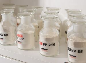 Hoffmann Mineral: Kieselerde und Mikrohohlglaskugeln