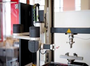 ZwickRoell: Automatisierung für kleine Prüfserien