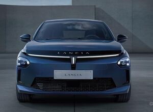 Röhm: Lange Lichtleiter an der Fahrzeugfront