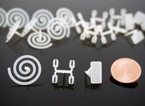 KUZ: Simultane Fertigung von Mikroformteilen