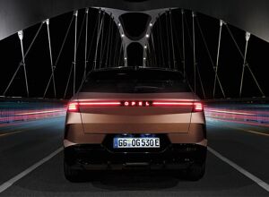 Röhm: PMMA für illuminiertes Markenzeichen