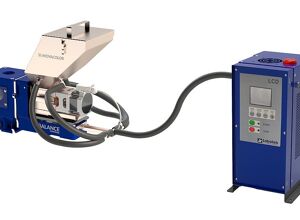 Labotek: Materialtrocknung mit Additivdosierung kombiniert