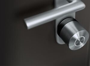 Röhm: Lichteffekt für smartes Türschloss