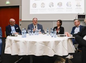 Fakuma: Round-Table „Die Stärken stärken“