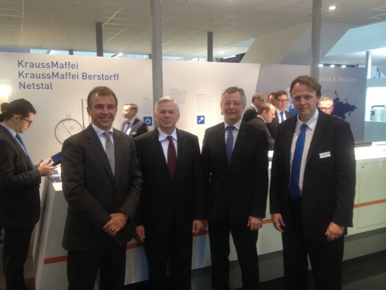 Die Vorstandsmitglieder von Composites Germany, von links nach rechts:  Dr. Michael Effing (AVK), Prof. Axel Herrmann (CFK-Valley), Dr. Reinhard Janta (CCeV), Frank Peters, VDMA (Foto: AVK)