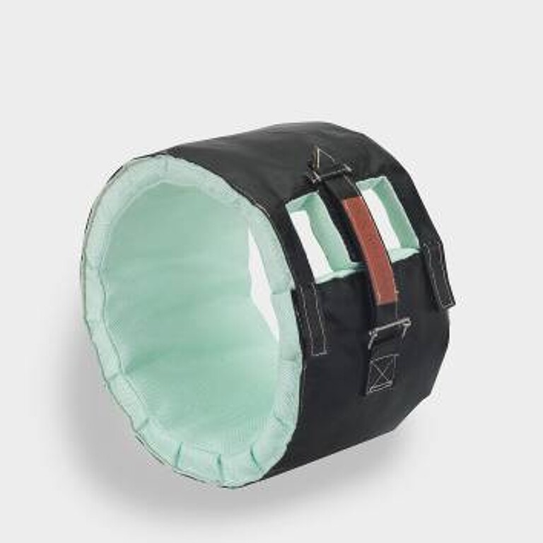 Die Isolationsmanschette isoSAFE ® wurde für die Heizzo-nen an Spritzgießmaschinen entwickelt und kann für jeden Heizband- und Maschinentyp individuell angefertigt werden (Foto: Frenzelit)