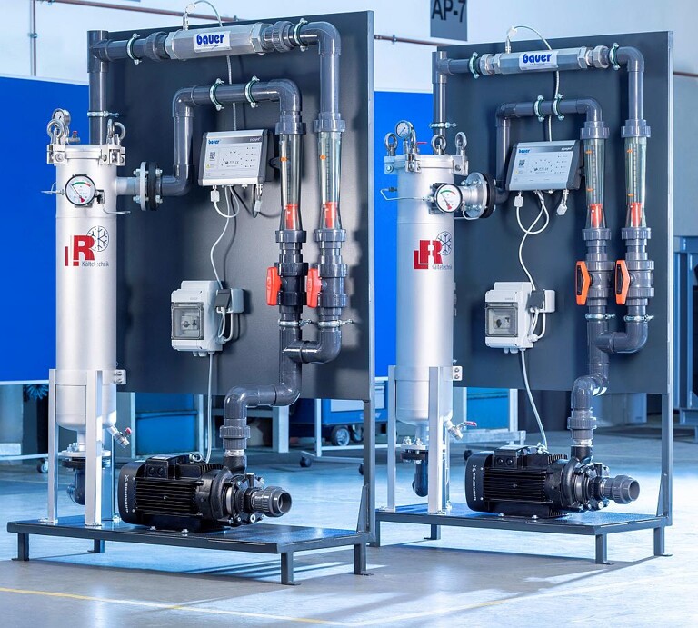 Das kompakte Aufbereitungsmodul sorgt für dauerhaft sauberes Prozesswasser – ohne Chemie und Verbrauchsmaterialien. (L&R Kältetechnik)