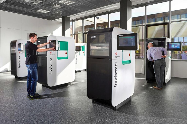 Im neuen Arburg Prototyping Center werden Musterteile für Kundenanfragen hergestellt. (Foto: Arburg)