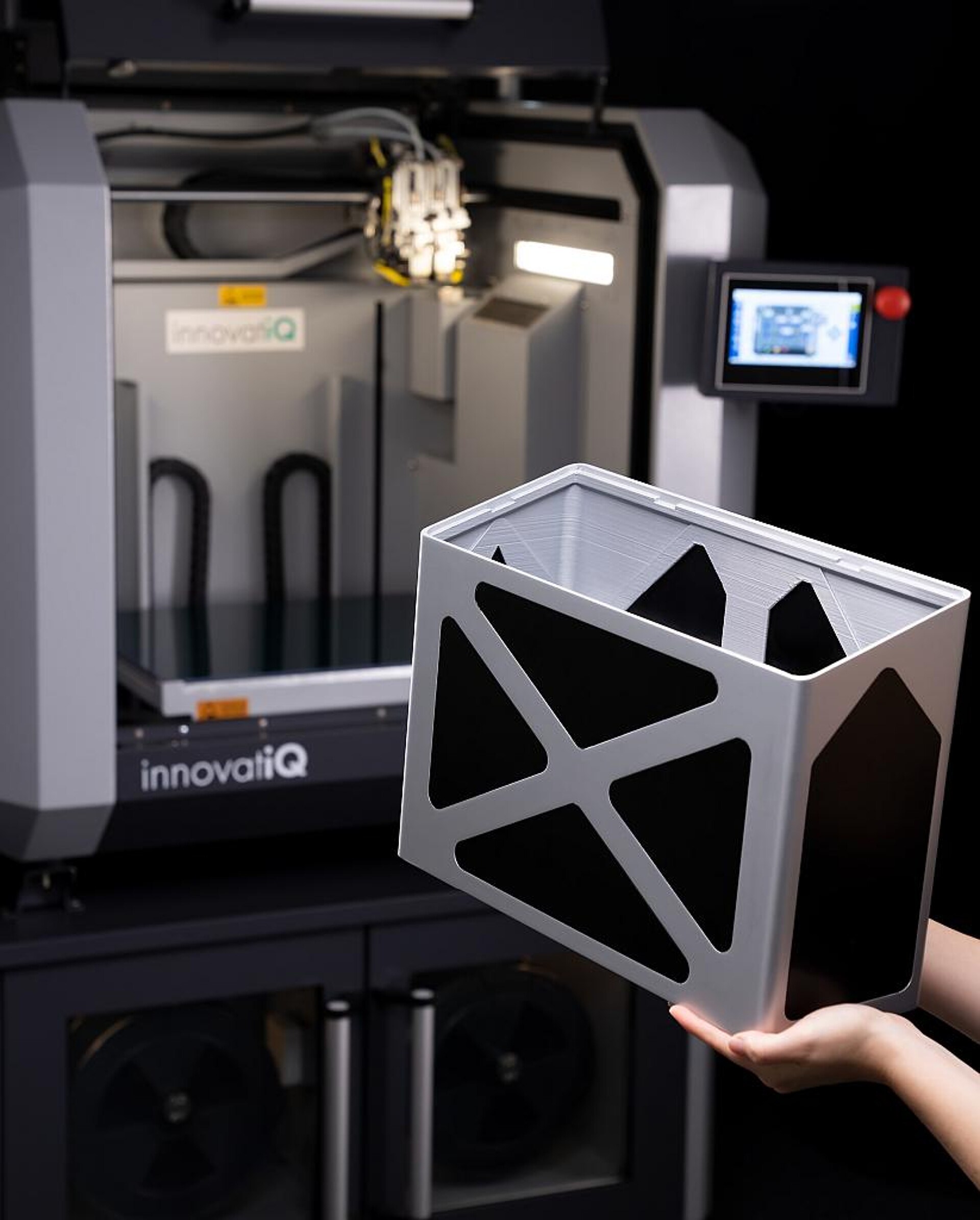 Für die Herstellung von Bauteilen mittels FDM-Technologie steht im Faberlab ein Drucker innovatiQ TiQ 5 zur Verfügung. (Foto: innovatiQ)
