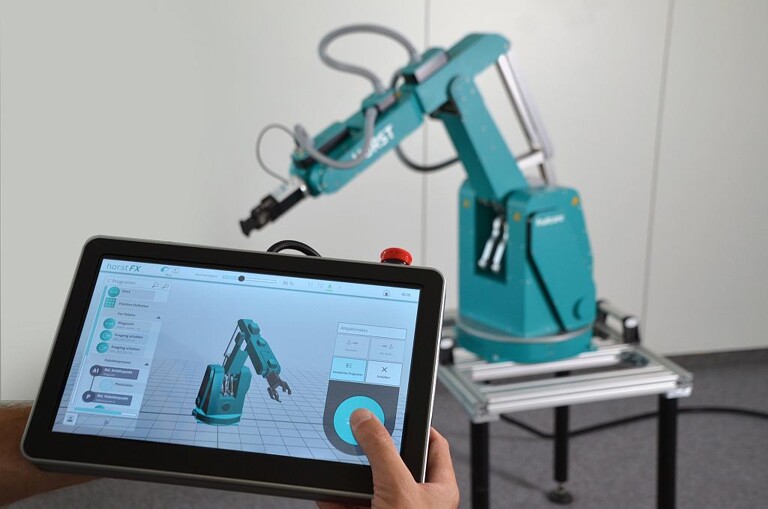 Ein einfacher und effizienter Ansatz für die Automatisierung der Kleinstteileproduktion: Industrieroboter HORST von fruitcore robotics. (Foto: fruitcore robotics)