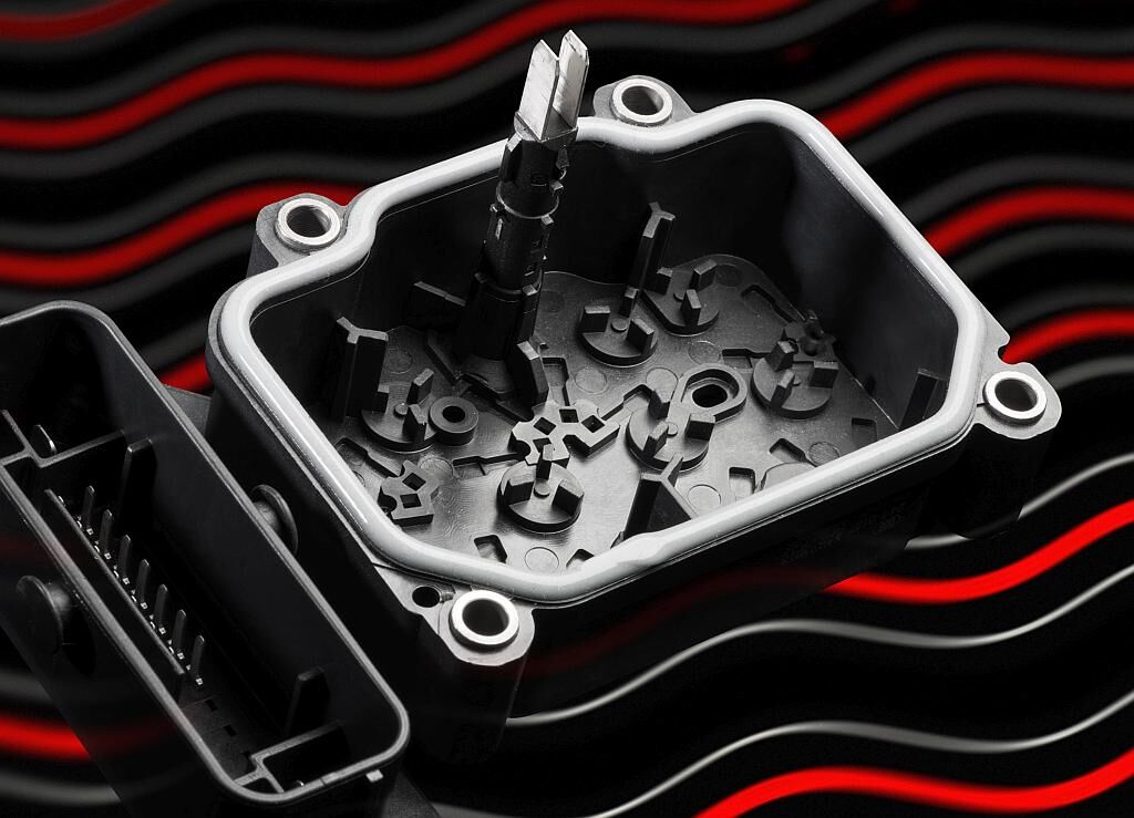 Gehäuse von Steuergeräten sind eine Anwendung hydrolysebständiger PBT-Materialien. (Foto: BASF)