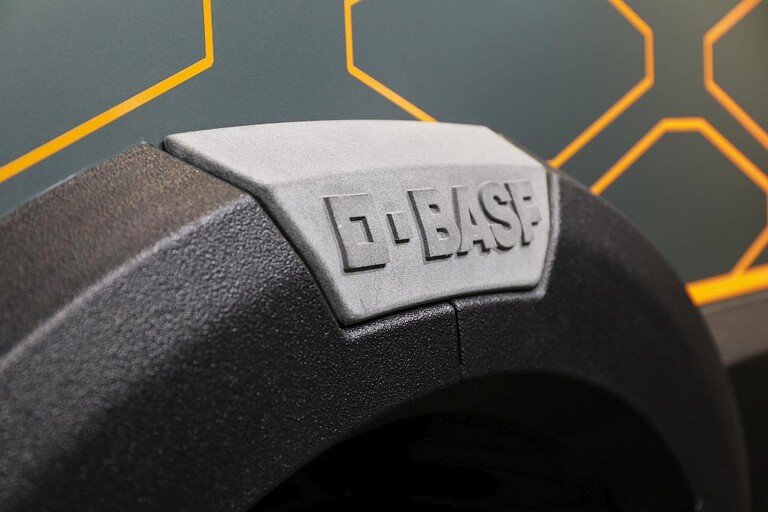 Die 3D-gedruckten Radläufe sind mit einer Polyurea-Sprühbeschichtung lackiert, die dauerhaft vor Flecken, Kratzern oder Beschädigungen durch Steinschlag schützt. (Foto: K-AKTUELL)