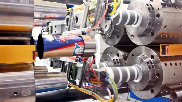 Das Reihen-Prinzip in der IML Automation: Labels 2+2-fach quadratisch eingelegt und kinematische Neuanordnungen der Produkte in einer Reihe nach der Entnahme (Foto: Beck)