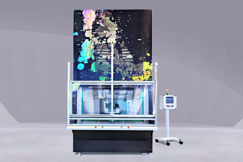 Mobile Beflockungsanlage ersetzt manuelle Technik. (Foto: Böhm)