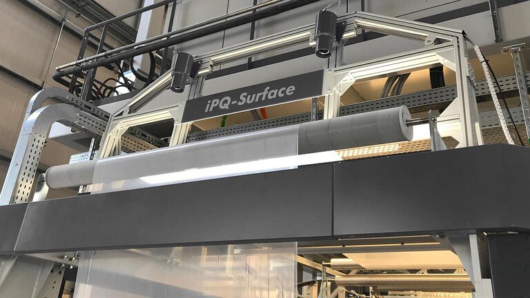 Das Oberflächeninspektionssystem iPQ-Surface macht auch kleine Fehlstellen auf kompaktem Bauraum sichtbar. (Foto: BST)