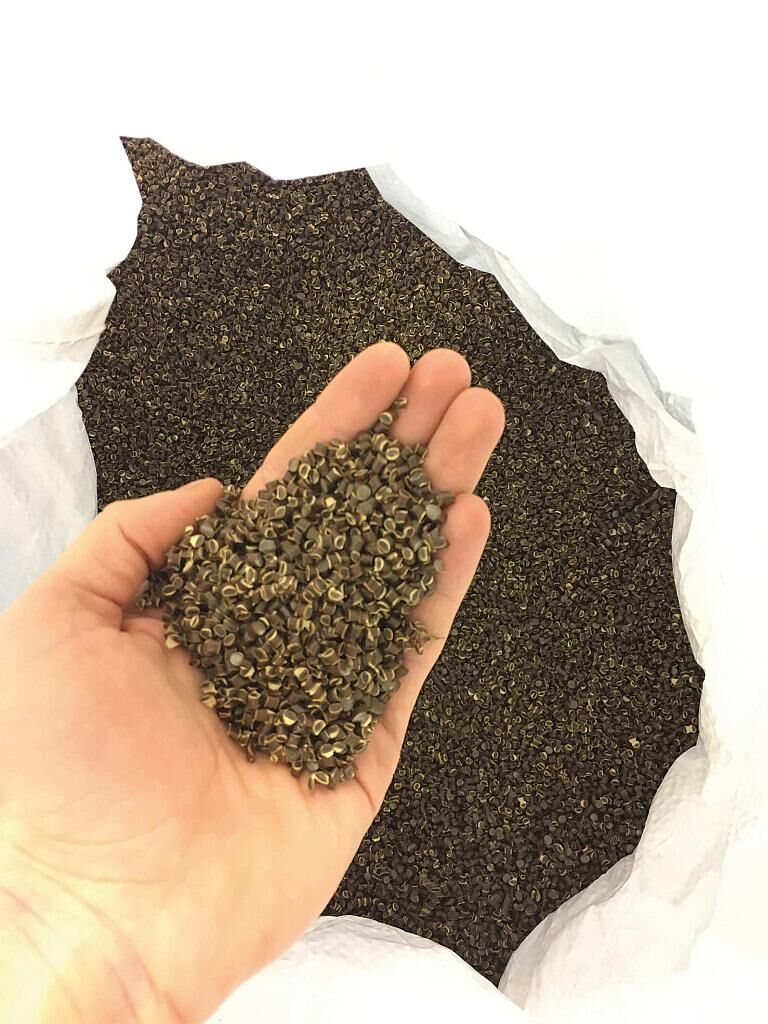 Der thermoplastische Biowerkstoff Renol basiert auf Holz. (Foto: RenCom)