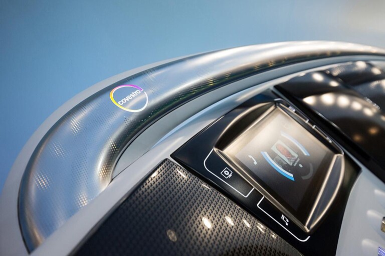 Integration multifunktionaler Displays mit Polycarbonat-Folien. (Foto: Covestro)