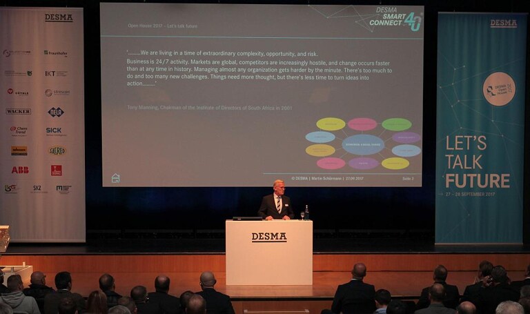 Geschäftsführer Martin Schürmann stellte die rasante Entwicklung von Desma in den Mittelpunkt seiner Eröffnungsrede. (Foto: Desma)