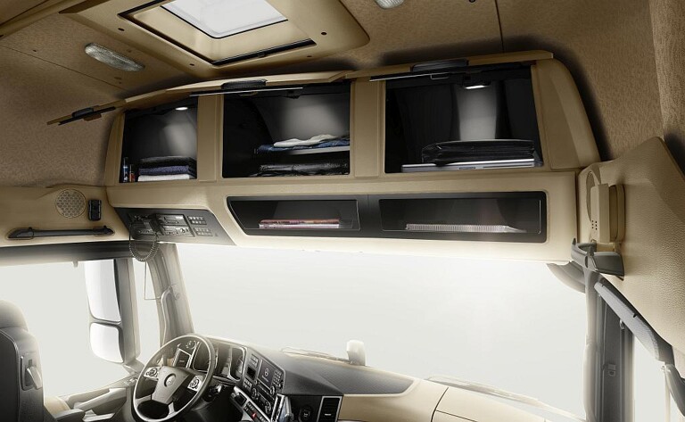 Neues hochtemperaturbeständiges ABS von Elix führt zu einer Gewichtsreduktion von Lkw-Dachluken. (Foto: Daimler AG)