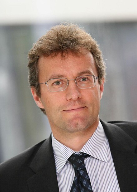 Peter Egger, Director Advanced Technologies von Engel und Vorstandsvorsitzender der VDMA-Arbeitsgemeinschaft Hybride Leichtbautechnologien. (Foto: Engel)