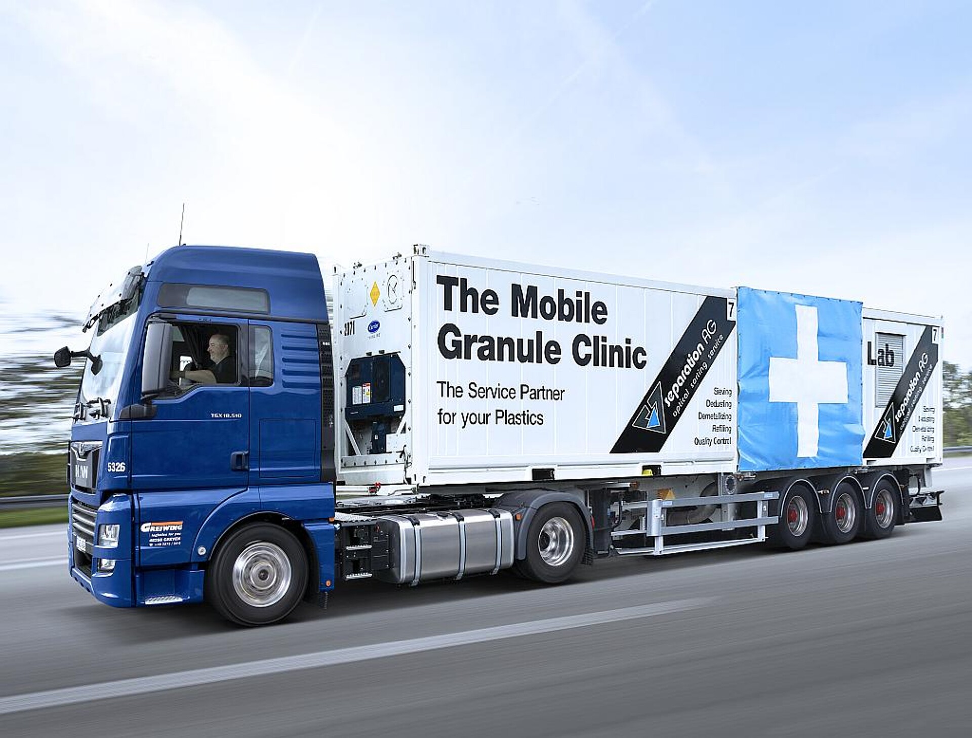 Mit der mobilen Granulat-Sortieranlage Mobile Granule Clinic lassen sich ortsunabhängig, unkompliziert und sicher vier Separationstechniken entsprechend der Kundenanforderungen abbilden. (Foto: Greiwing)