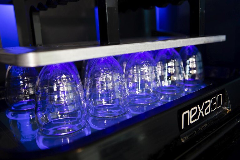 Einsatz des transparenten Materials xPP405-Clear Materials für 3D-gedruckte Flaschen. (Foto: Henkel)