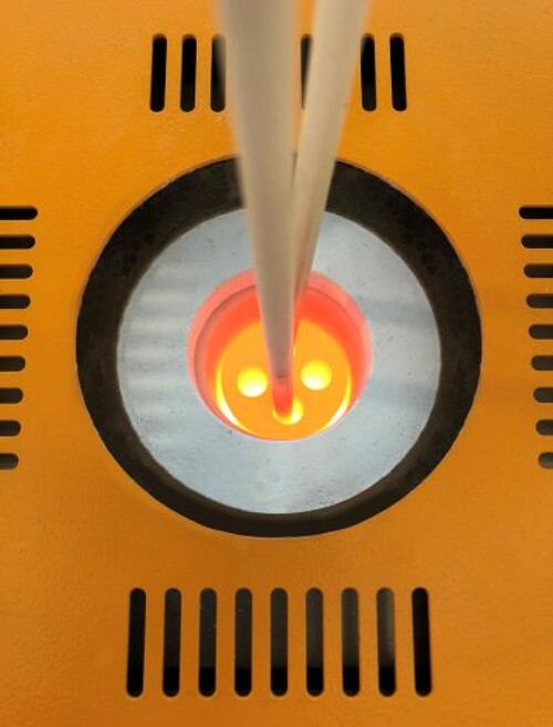 Das Kalibrierlabor von Hotset bietet alles, was zur messtechnischen Prüfung der Temperatursensoren bei 0° C und im Temperaturbereich von 150 bis 1.200 °C benötigt wird. (Foto: Hotset)