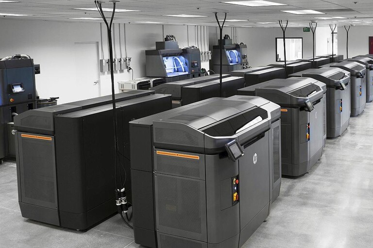 Mit der neuen Drucklösung Jet Fusion 3D 4210 erweitert HP sein 3D-Druckerportfolio für die Massenproduktion. (Foto: HP)