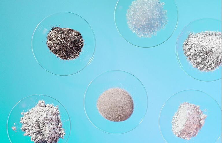 Mineralische Füllstoffe haben vielfältige Einsatzgebiete in polymeren Anwendungen. (Foto: Quarzwerke)