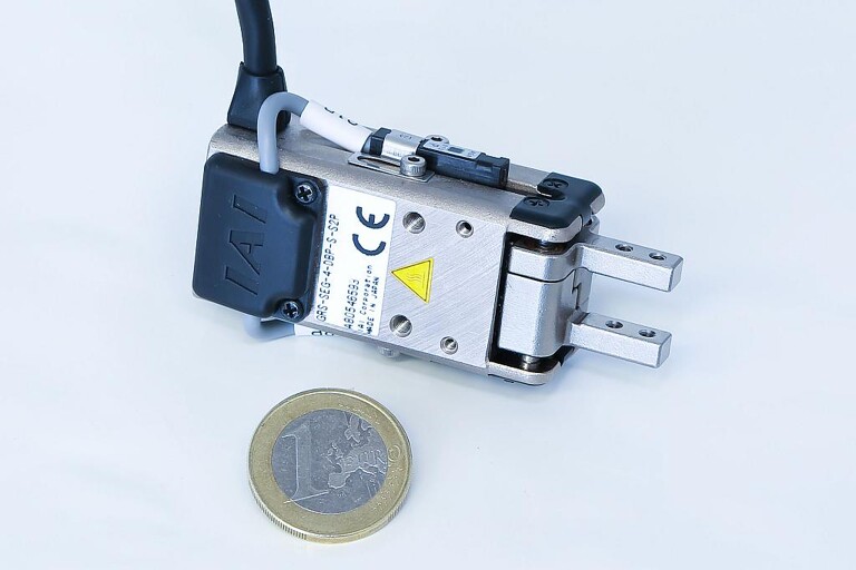 Der neue Kleinteilegreifer kann filigrane Teile sicher und energiesparend aufnehmen und bewegen. (Foto: IAI)