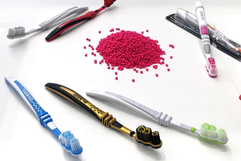 Auf der Fachmesse Interbrush präsentierte Kraiburg TPE der Pinsel- und Bürstenindustrie das Thermolast K-Portfolio sowie anspruchsvolle Spezialentwicklungen. (Foto: Kraiburg TPE)