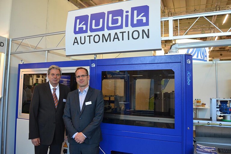 Auf der DKT in Nürnberg präsentierten Klaus Widmann (l.) und Geschäftsführer Joachim Plesch (r.) das iCube-System. (Foto: K-AKTUELL.de)