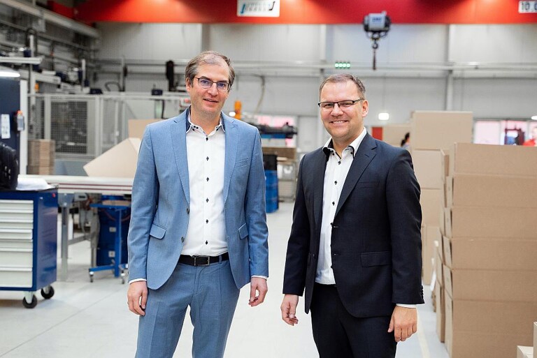 Jonathan Franke (l.), Geschäftsführer von Enesty, und Mirko Jurke (r.), Geschäftsführer von Jurke Engineering. (Foto: L&R)