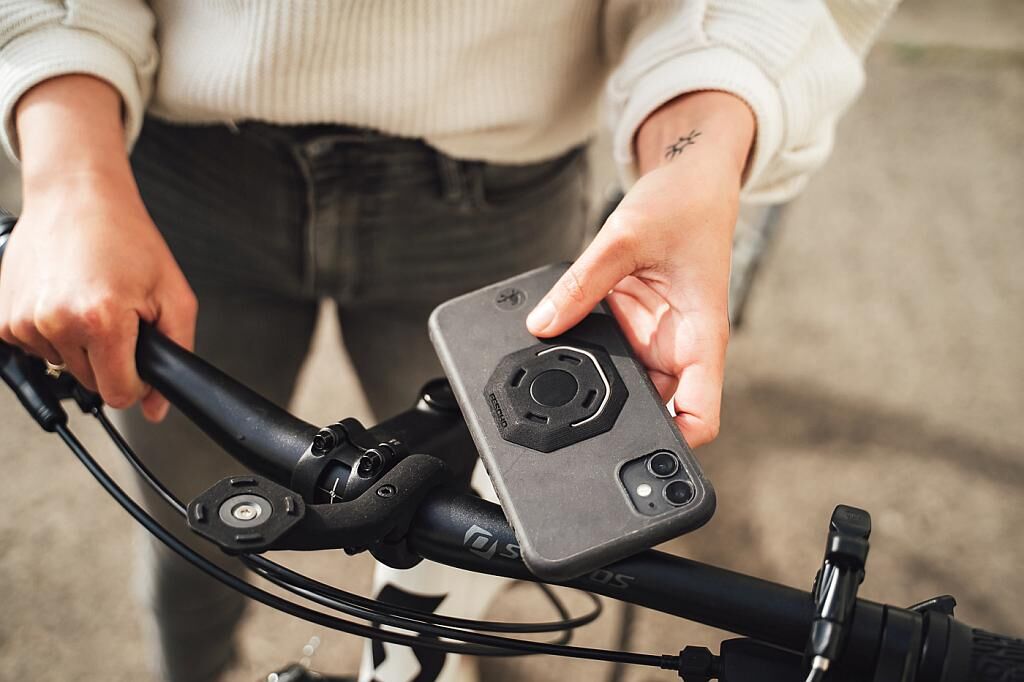 Smartphonehalter aus Luvotech eco PA666-GF50-HS-BK. (Foto: Feschd)