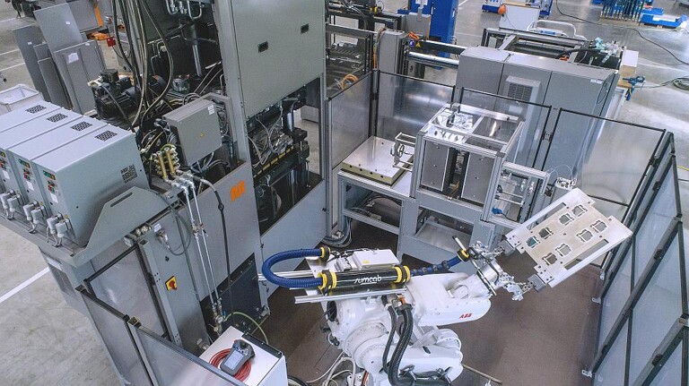 Vollautomatische Produktionszelle inkl. individueller Teilemarkierung mittels Laser. (Foto: Maplan)