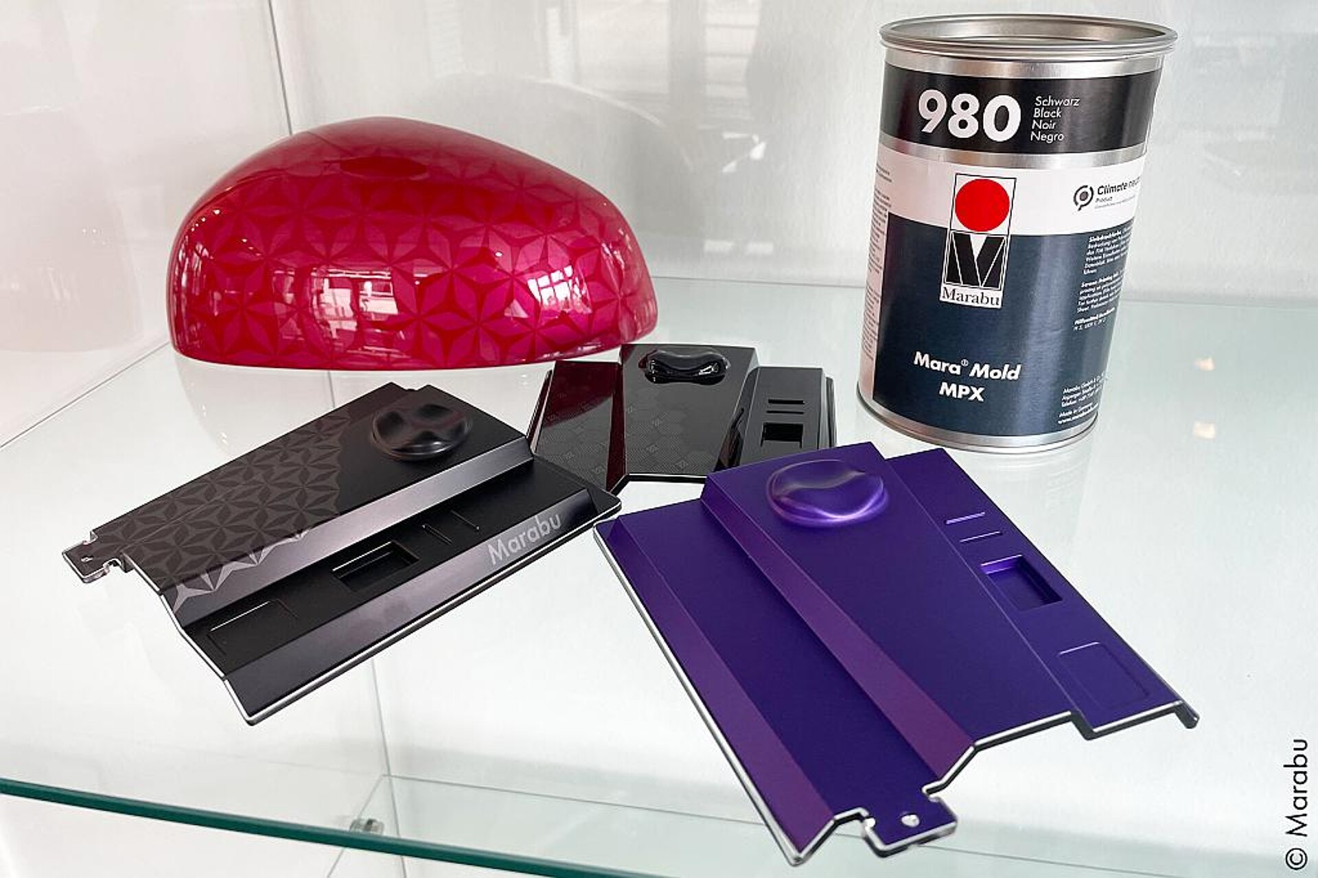 Die neue Siebdruckfarbe Mara Mold MPX wurde speziell für Film-Insert-Molding-Anwendungen (FIM) auf Polycarbonat-Folien (PC) entwickelt. (Foto: Marabu)