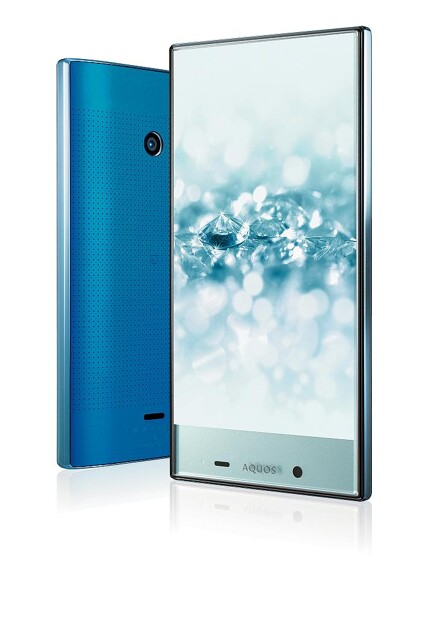 Das biobasierte PC Durabio wird für das Touchdisplay des Smartphones Aquos Crystal 2 eingesetzt. (Foto: MCPP)