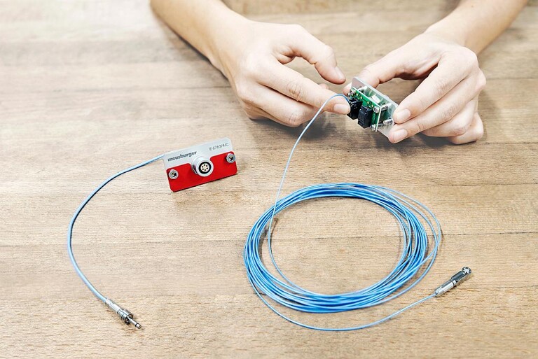 Mini Coaxial und Single Wire-Kabel mit Mehrkanalstecker. (Foto: Meusburger)