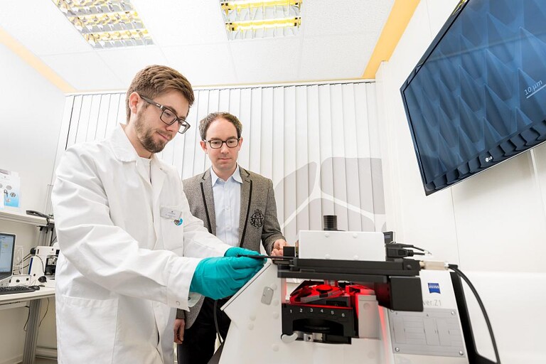 Der 3D-Drucker Photonic Professional GT eignet sich zur Herstellung von Nano-, Mikro- und Mesostrukturen. (Foto: Nanoscribe) 