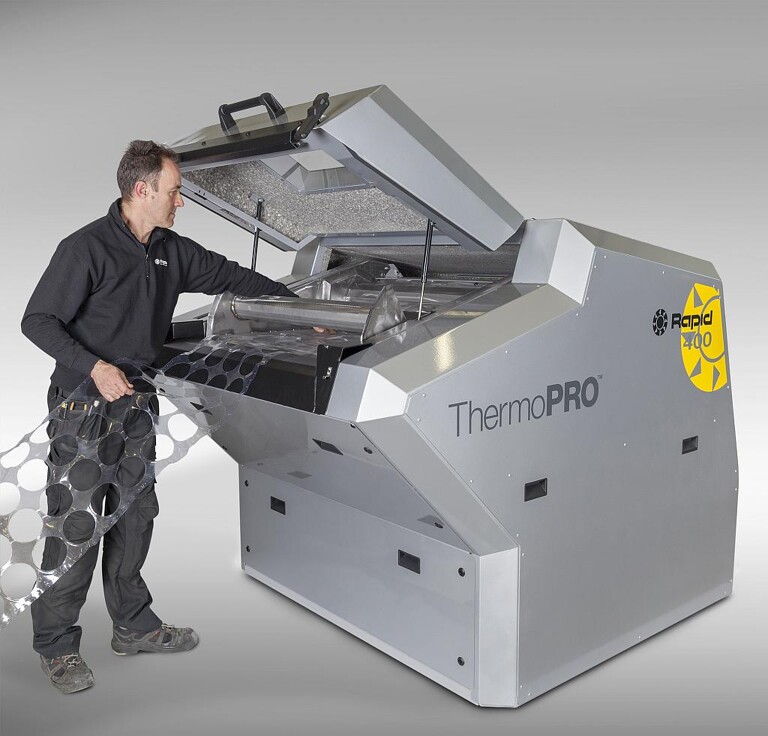 Der neue ThermoPro-Granulator ist für die Inline Zerkleinerung an Themoformanlagen maßgeschneidert. (Foto: Rapid Granulator)