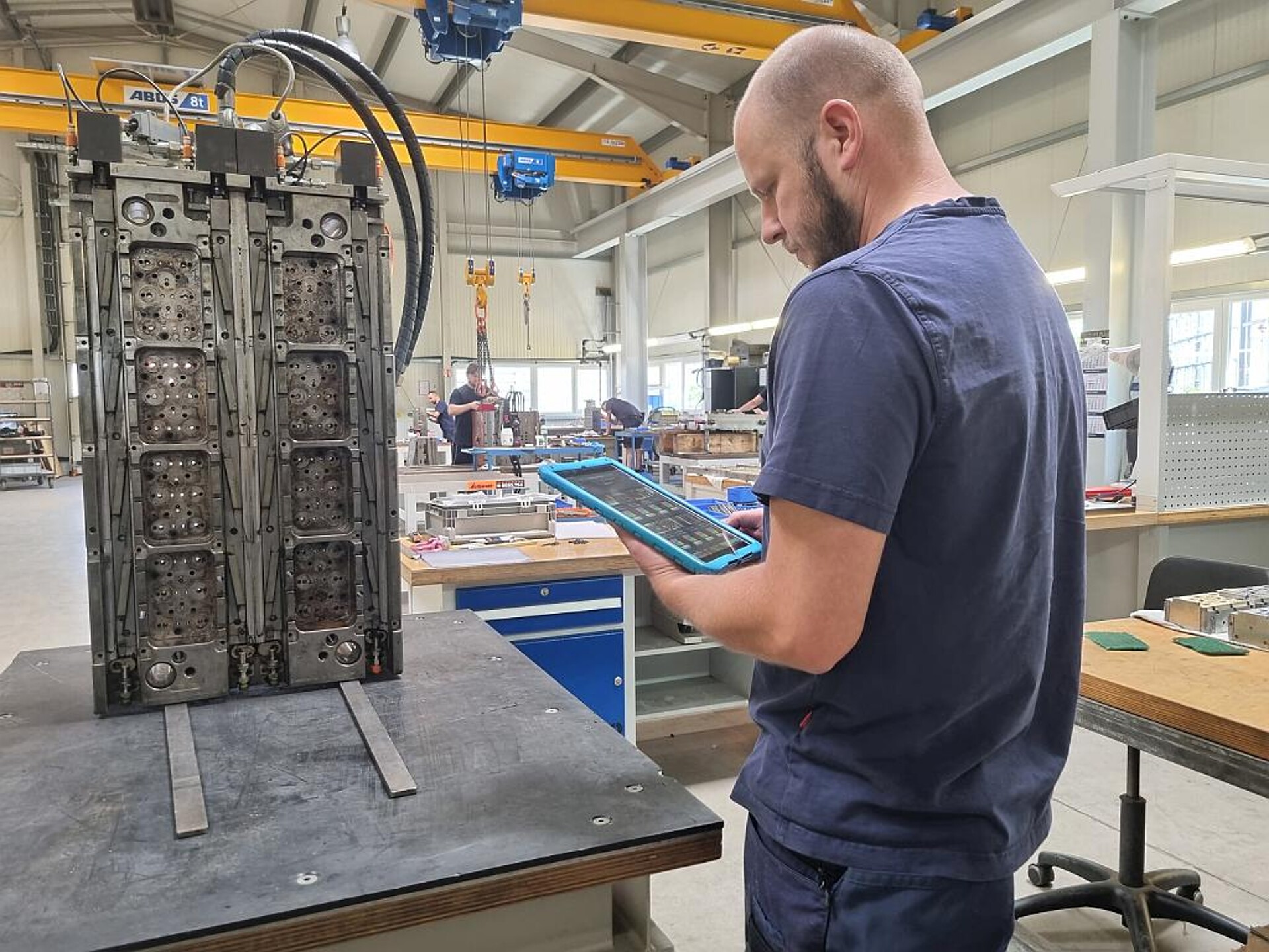 Der internationale Werkzeug-Support versteht sich als Schnittstelle von internationalen Werkzeugherstellern und europäischen Serienproduzenten von Spritzgieß- und Druckgusswerkzeugen. (Foto: Sauer & Sohn)