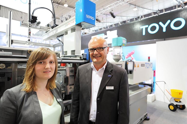 Die Geschäftsführer der Deckerform Injection GmbH: Franz Tschacha und Tochter Anna Tschacha. (Foto: Deckerform)