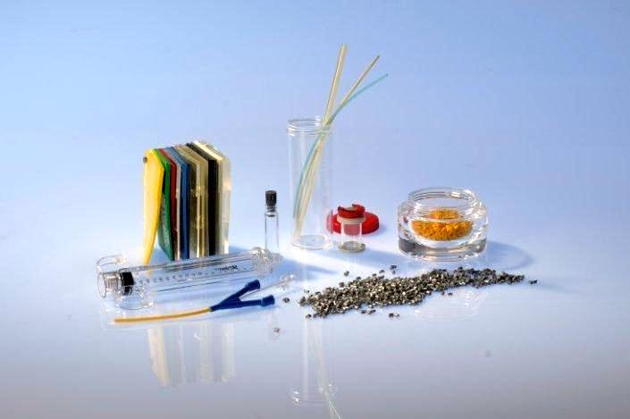 Sein umfangreiches Rohstoffportfolio präsentiert Velox auf der Fakuma. (Foto: Velox)