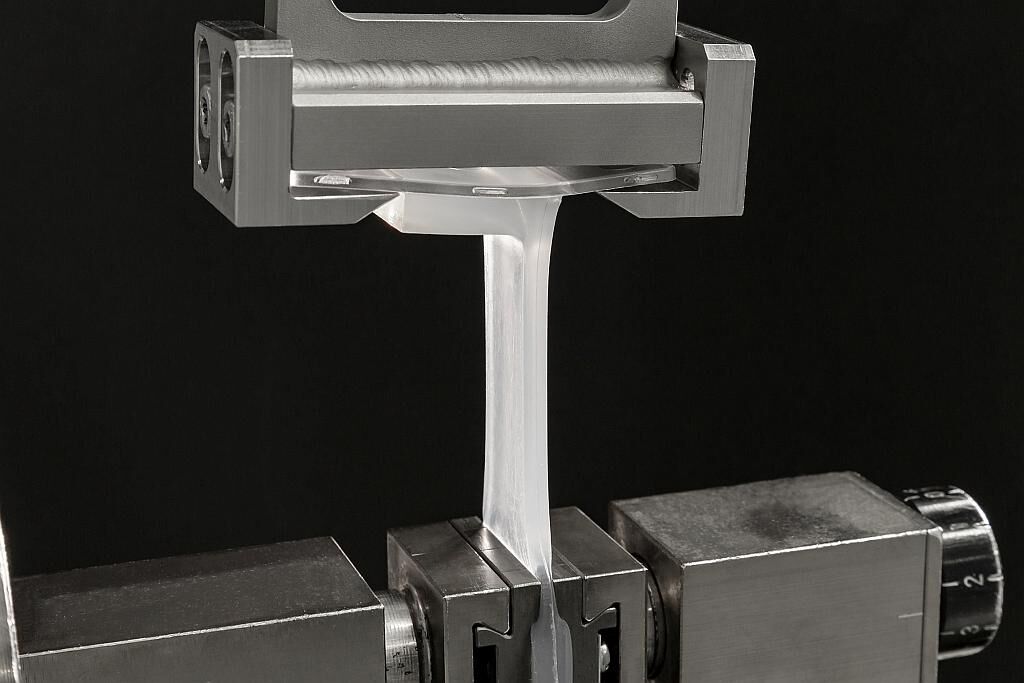 Haftungstests zeigen, dass der neue LSR auf PC ohne Vorbehandlung haftet. (Foto: Wacker)