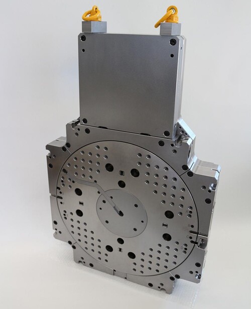 Trotz ihrer Flexibilität bleiben die neuen Weber-Dreheinheiten sowohl als hydraulische als auch als elektrische Versionen kompakt in Außenabmessungen und Gewicht. (Foto: Weber)